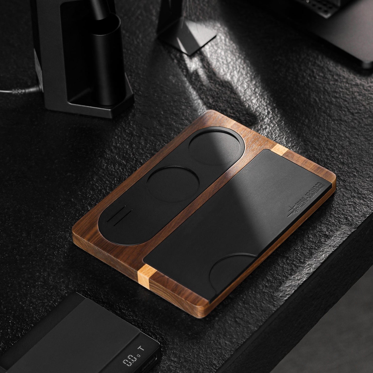 قاعدة دك خشبية MHW-3BOMBER