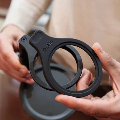 OuTIn- Universal Coffee Stand