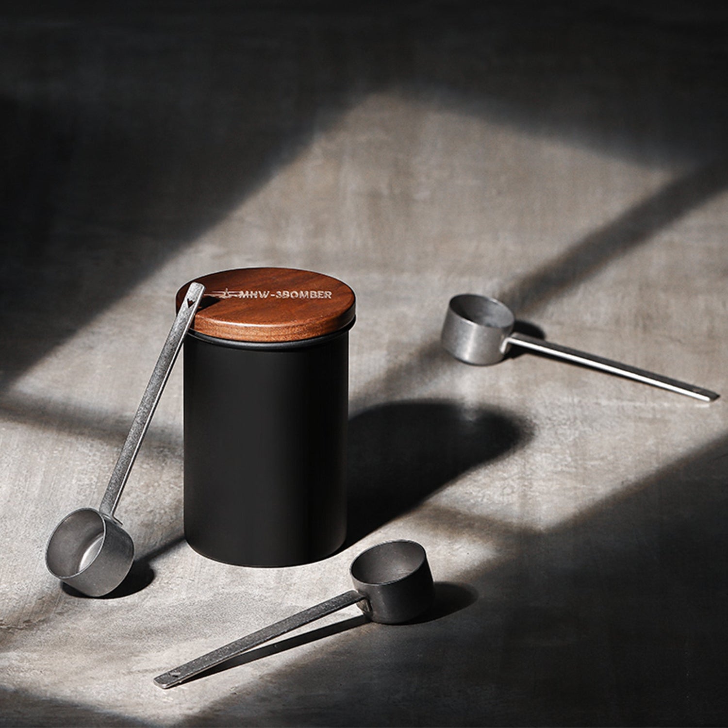 ملعقة قياس طويلة من MHW-3BOMBER باللون الفضي